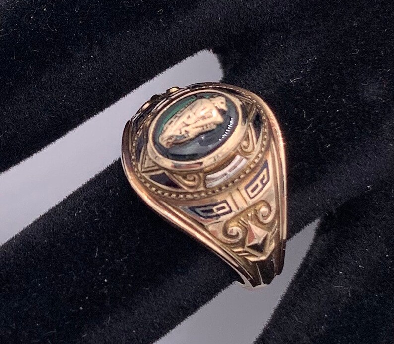 Vintage Josten 1968 10k Yellow Gold 3D Green \u201cNP\u201d Shield Class Ring Size 6 12