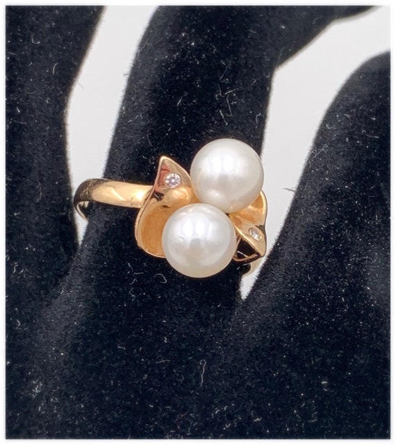 Vintage Modernist 14k Gold 2 Pearl And Diamond Ri… - image 1