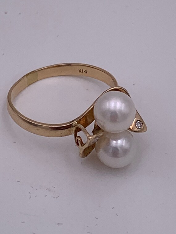 Vintage Modernist 14k Gold 2 Pearl And Diamond Ri… - image 2