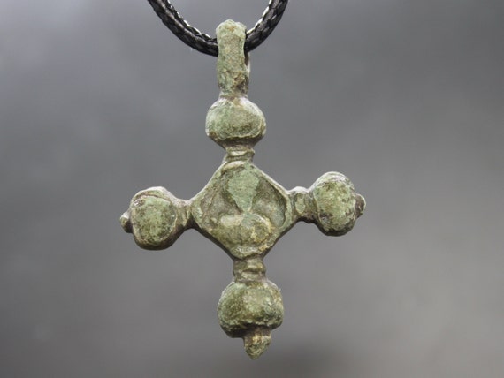 Ancient Medieval Knights Templar Cross Pendant. Me