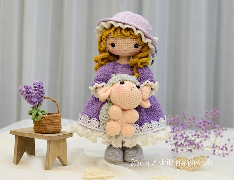 MARY e l'agnellino Schema per bambola all'uncinetto Bambola Amigurumi PDF English, Français immagine 2