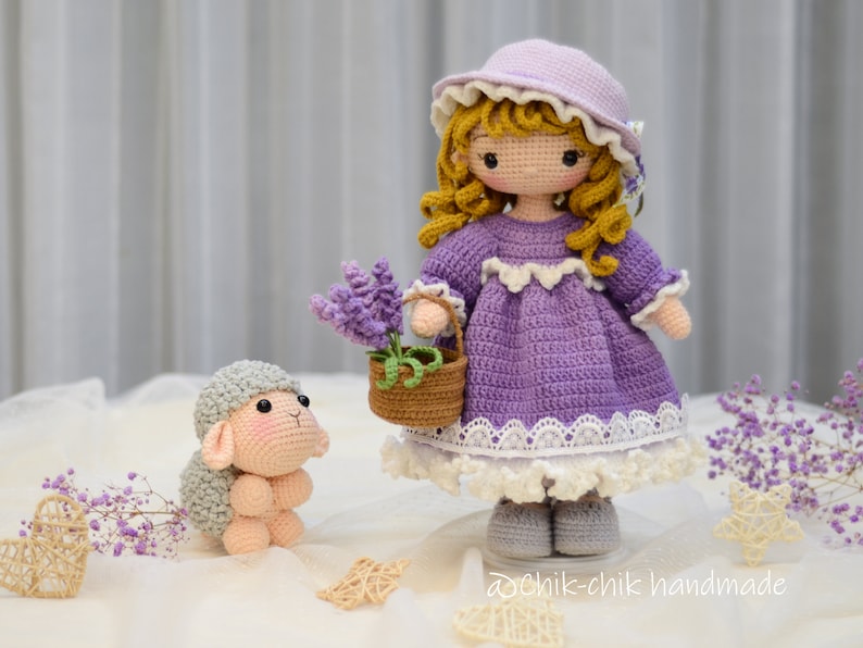 MARY e l'agnellino Schema per bambola all'uncinetto Bambola Amigurumi PDF English, Français immagine 1