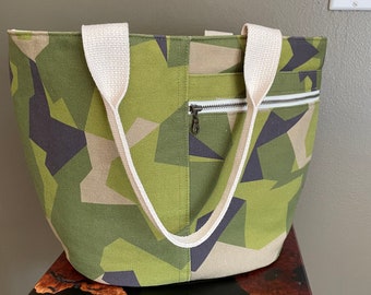 Camo Tote, Swedish Milatary Camouflage, Canvas Tote, unique, Green Patterned Tote Bag, Zippered Pocket