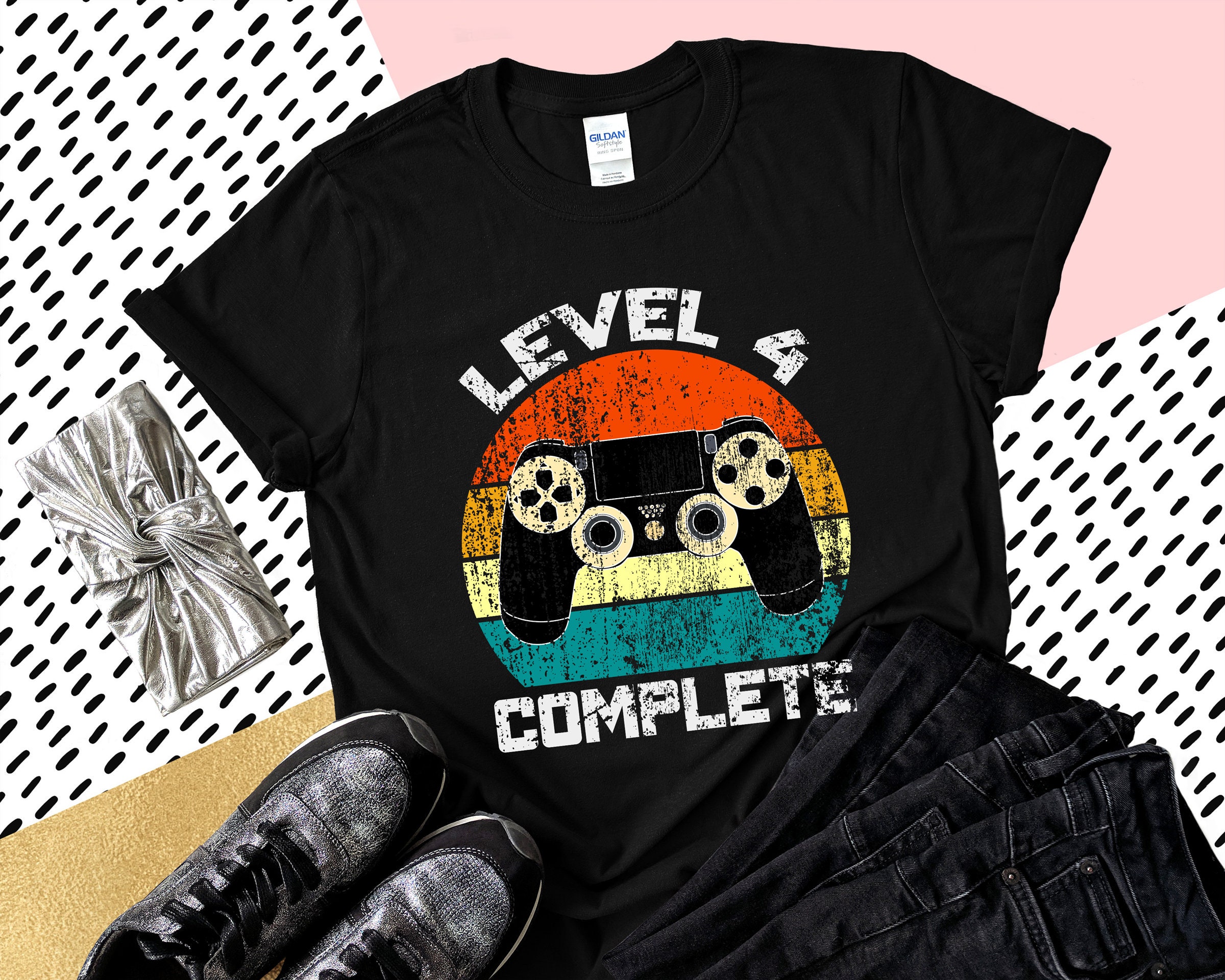  Level 39 Unlocked 39 Years Old Gamer 39th Birthday Gaming  T-Shirt : Clothing, Shoes & Jewelry