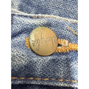 Pantalones vaqueros Wrangler vintage para hombre, talla 32x35, de mezclilla desteñida, hechos en EE. UU., años 80, color azul. imagen 4