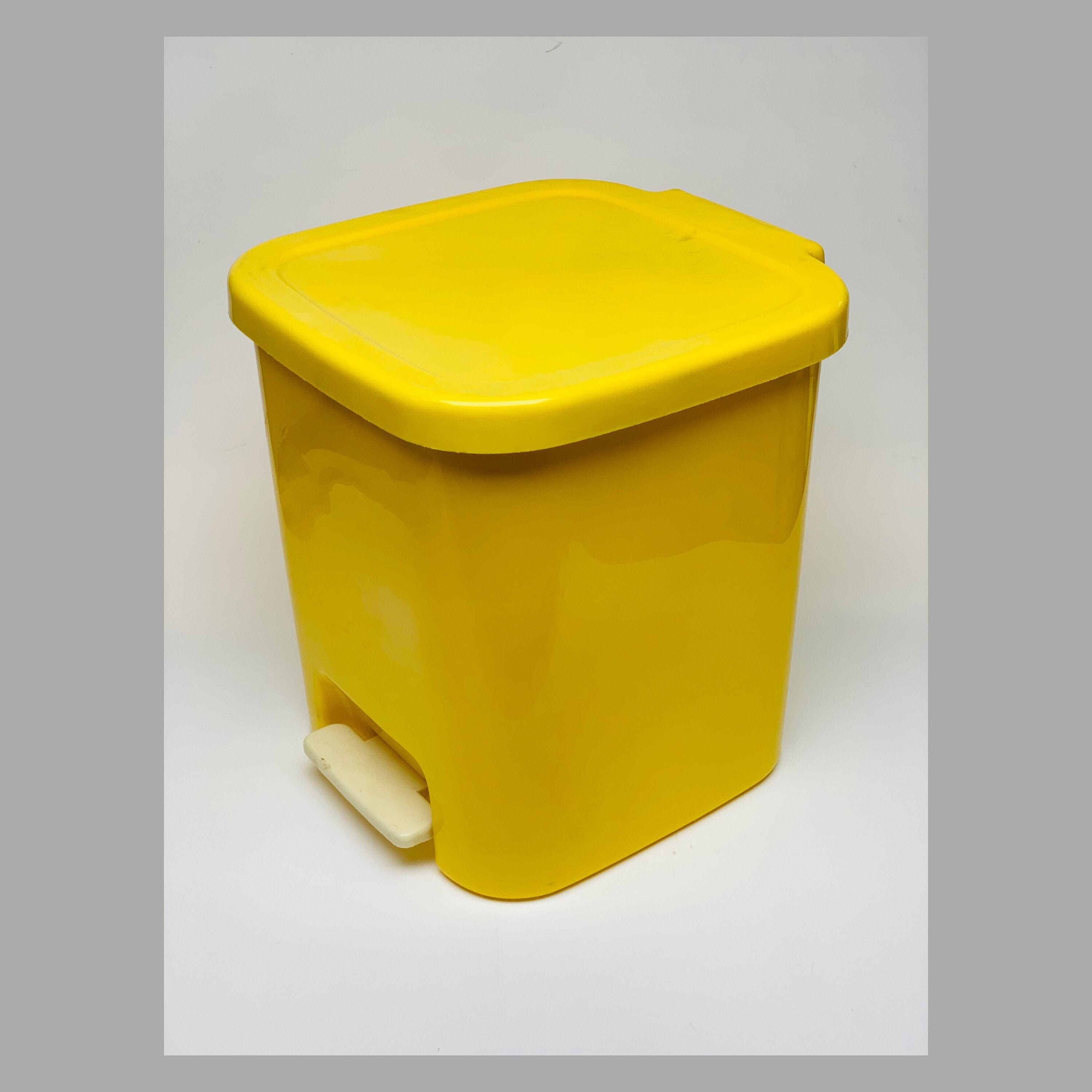RARE Kartell pedal bin 1960 Italy. Plastic collectors item Etsy