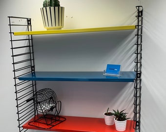 Retro Tomado Color Bookshelves, Design D. Dekker. Pilastro - Nisse String - Wall Unit - Cadovius - Vintage - Strinning - Kitchen - Bookcase