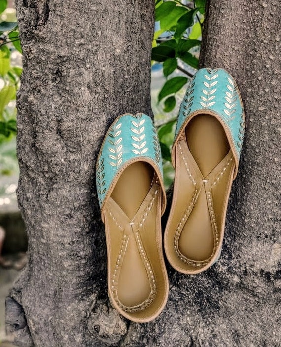 Women traditional Indian handmade leather ballet flats | Etsy