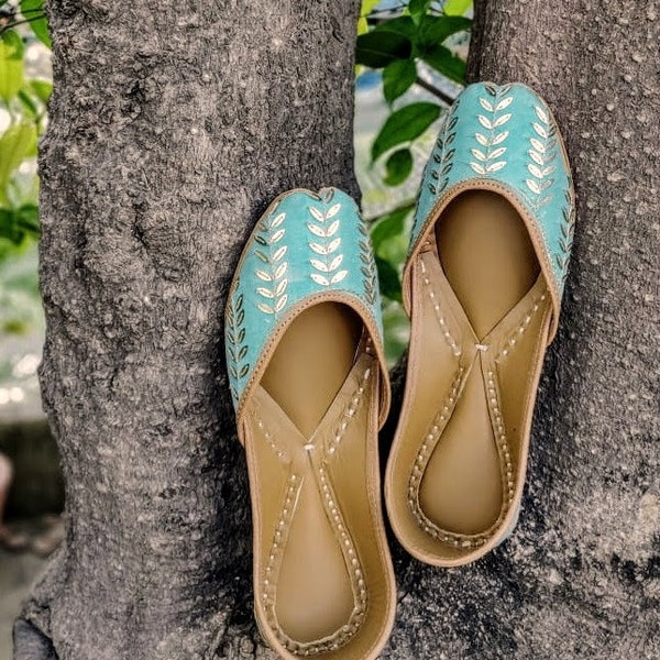 Women traditional Indian handmade leather ballet flats