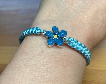 Forget-me-not macramé bracelet (medium flower)