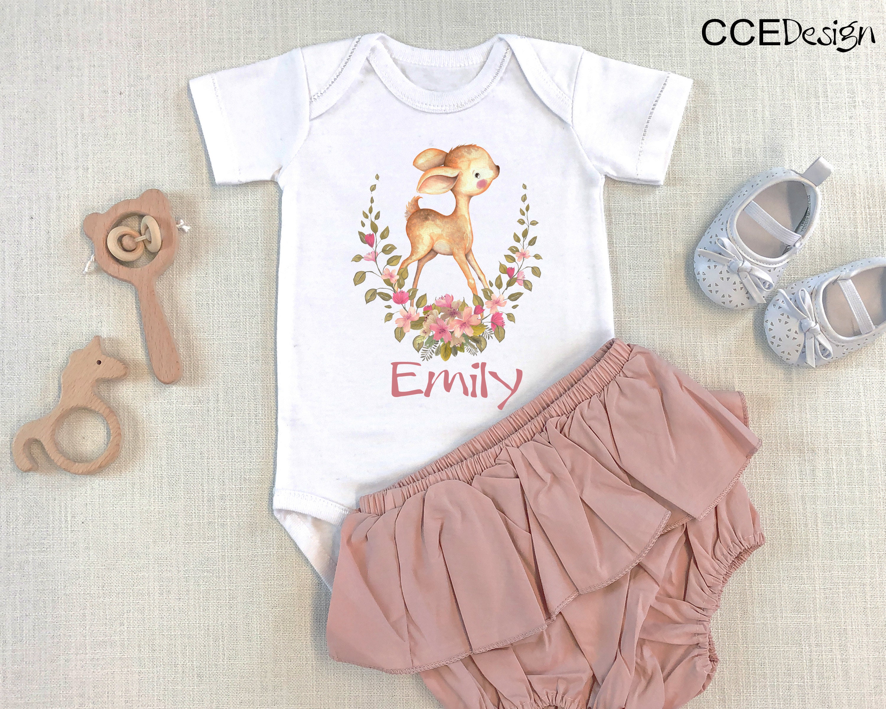 Baby Body Reh, personalisiert, Baby Body, Baby Name, Geschenk zur Geburt, Geburtstagsgeschenk Baby,  Mädchen Geschenk