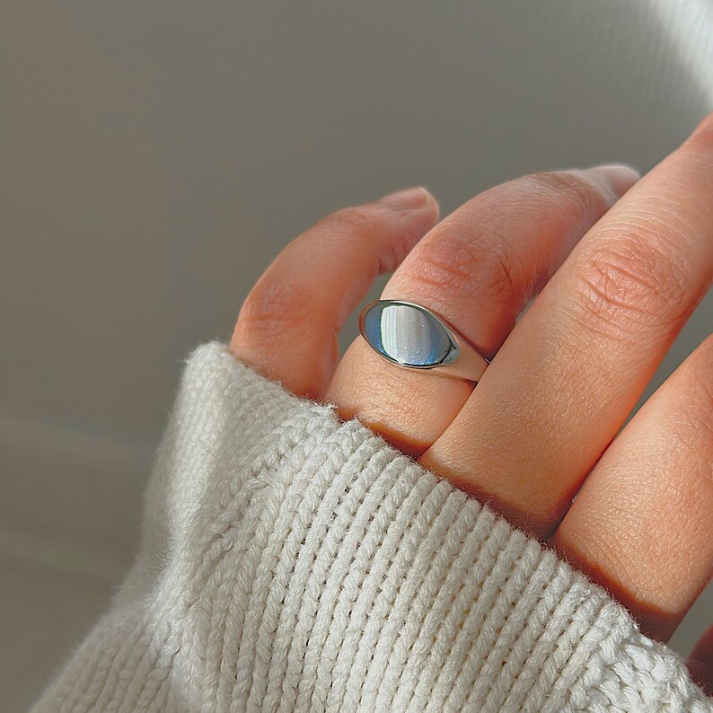 AXEL. Silver Signet Ring, Oval Signet Ring, Plain Silver Ring, Silver ...