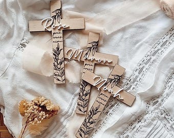 Croix de baptême personnalisée en bois – Cadeau religieux bébé – Décoration chambre enfant – Souvenir spirituel doux et symbolique