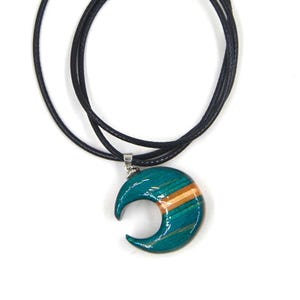 Collar de luna de retazos, patineta reciclada