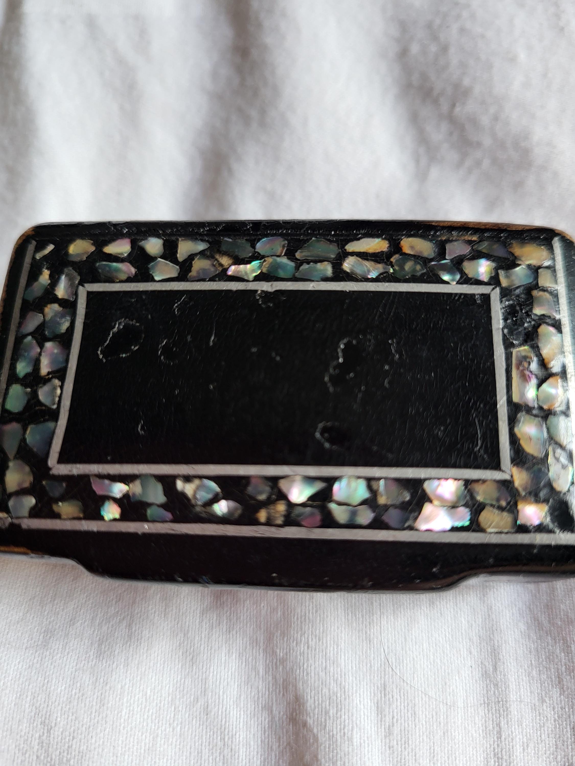 antique Victorian lacquer snuff box.