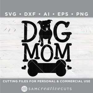 Puede incluir: Diseño digital en blanco y negro con la silueta de un perro y el texto "Dog Mom" y un hueso con corazones a cada lado.