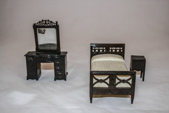 Vintage 1940s Renwal Dollhouse Bedroom Furniture