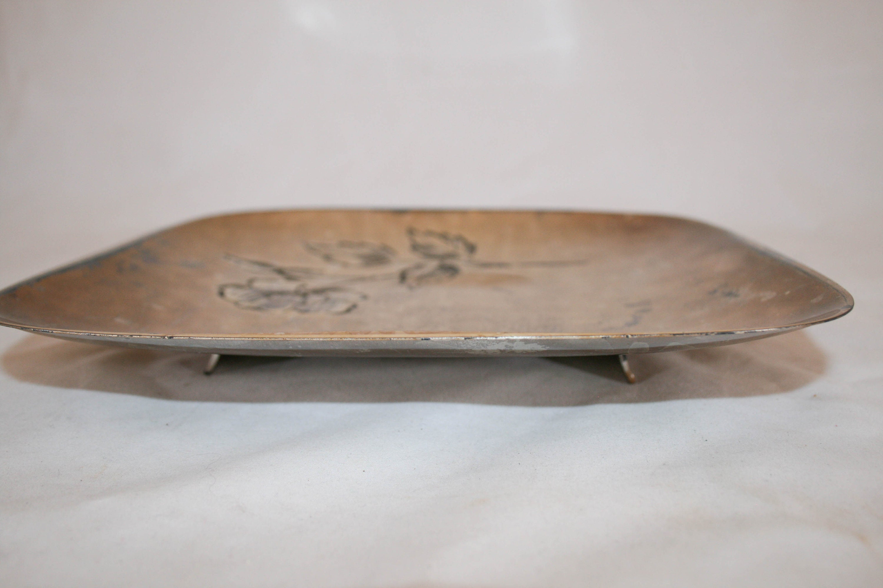 1950 年代のヴィンテージ モッド 光沢仕上げアルミ脚付きトレイ - Etsy