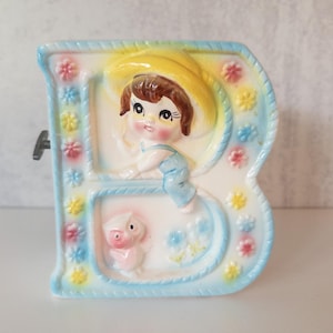 Jarrón de cerámica vintage con forma de caja de música para bebé, letra B con niño en azul y rosa, decoración para baby shower