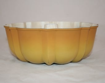 Vintage 1970er Jahre Ernte Gold Gradient Nordic Ware Bundt Pan