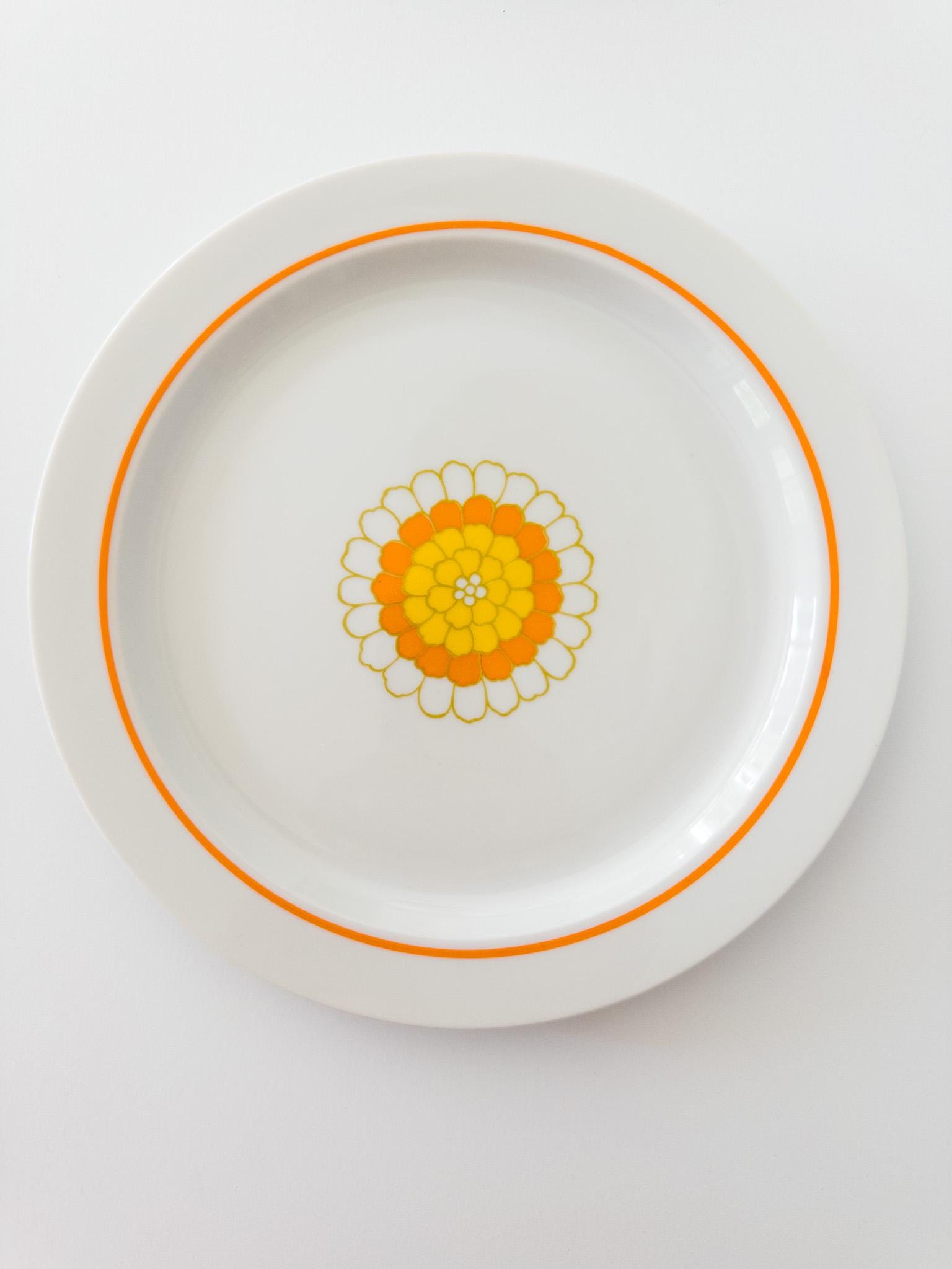 Orange flowers vintage dinner plates - Etsy 日本