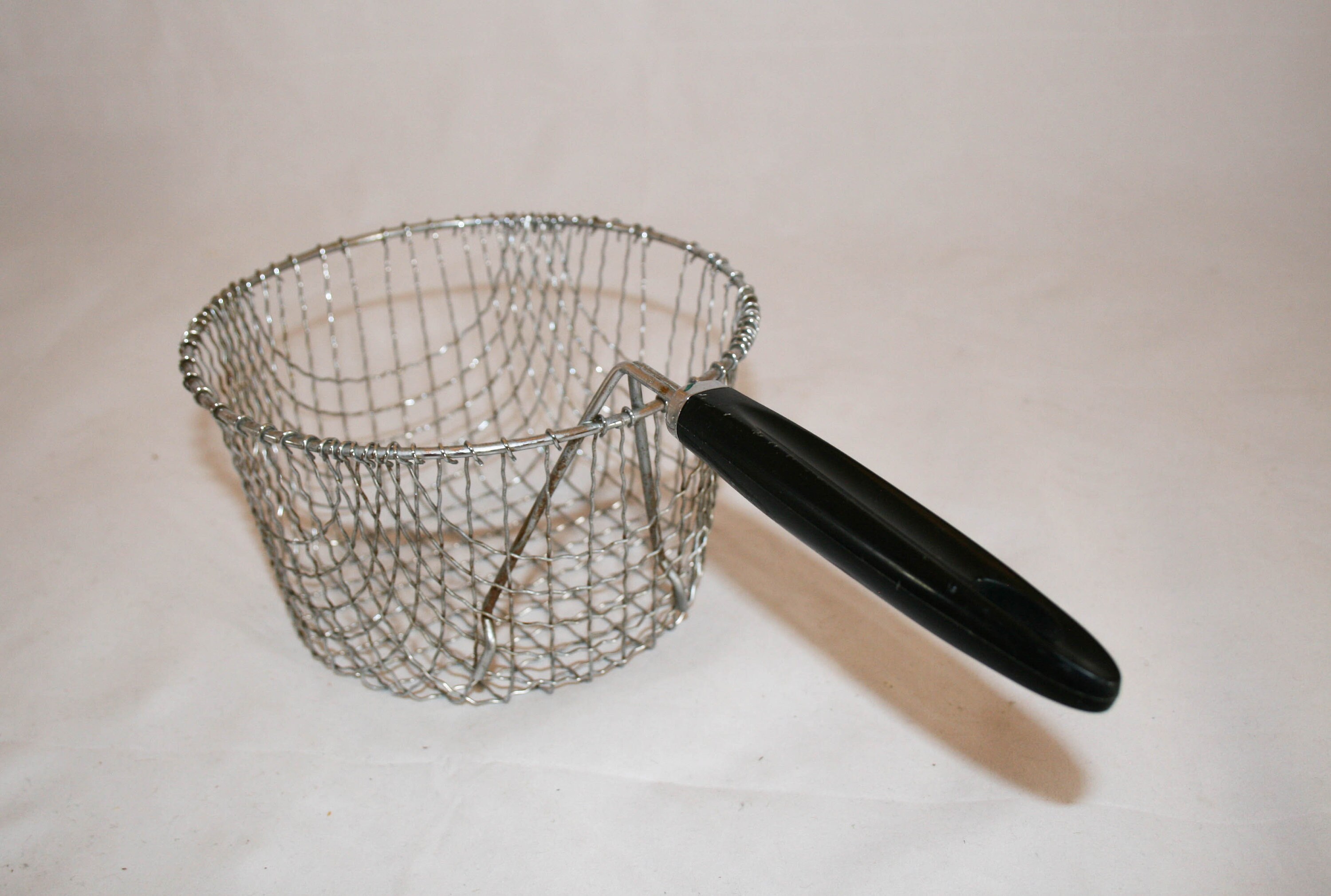 Vintage Wire Basket, Deep Fat Fryer Basket, Frying Basket, Kitchenalia,  Vintage Cooking Utensil, Plant Pot Holder, Fruit Basket, Egg Basket 