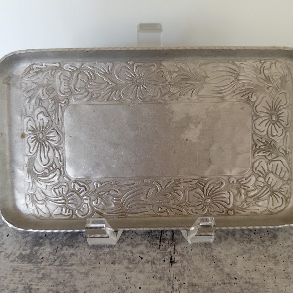 Vintage Hand Forged Everlast Metal Small Floral Rectangular Rimmed Tray