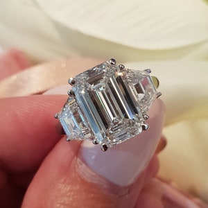 7カラットオーバルE/VVS2クラリティIGI認定合計8カラットラボグロウン