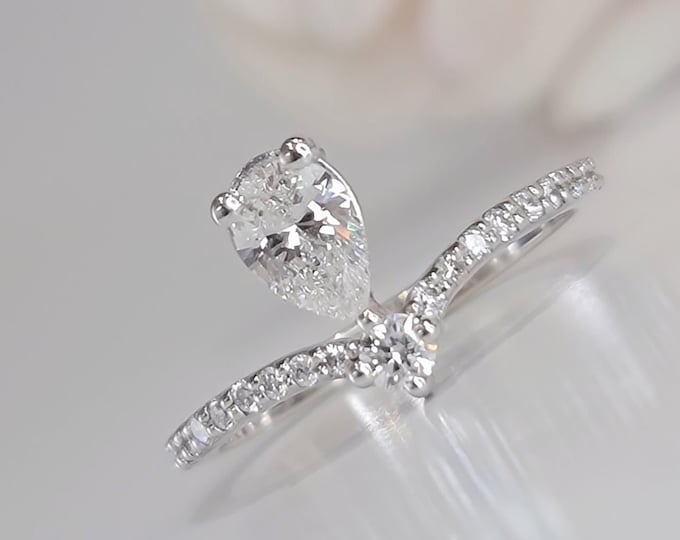 Unique Pear shaped 0.78 carats CVD lab grown diamond ring