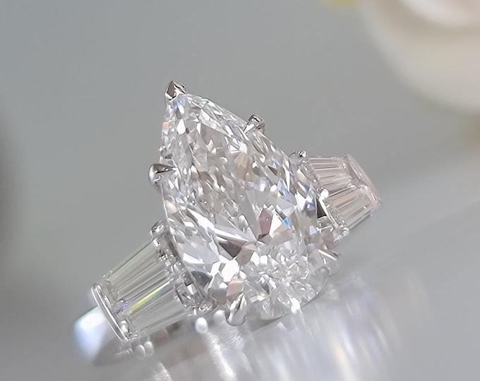 5 Carat IGI Certified E/F Color VVS Clarity Lab Grown Diamond Ring - Pear Cut Engagement Ring, 18k White gold, Premium Eco-Friendly Jewelry