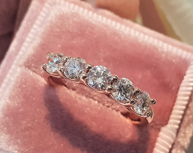 1 Carat CGL Certified CVD lab grown diamond single prong set wedding band