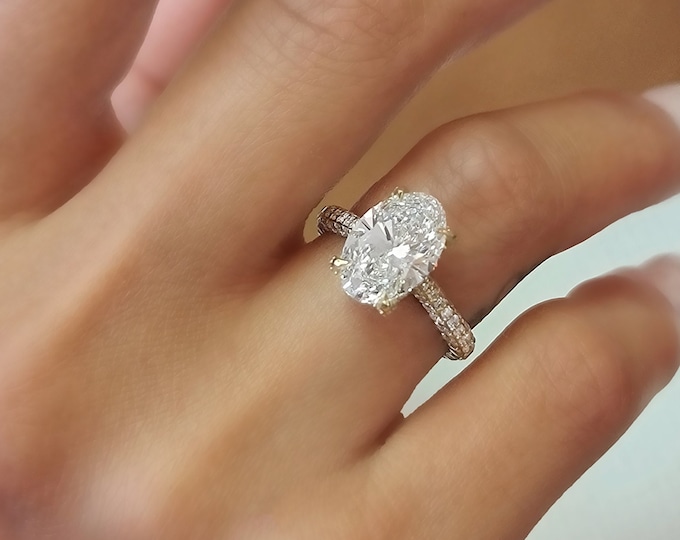 3ct Oval Lab Grown Diamond Engagement Ring – 4.25ct Total – IGI Certified CVD Diamond – E/F VVS Clarity – Oval Cut with Side Stones