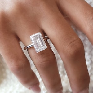 4.00ct E-VS1 エメラルドカットラボグロウンダイヤモンドリング VVSと 