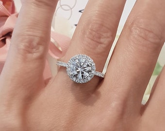 2 Carat E/VVS2 Clarity IGI Certified Lab Grown Diamond Total 2.70 Carats Round Halo Engagement Ring 14K White Gold