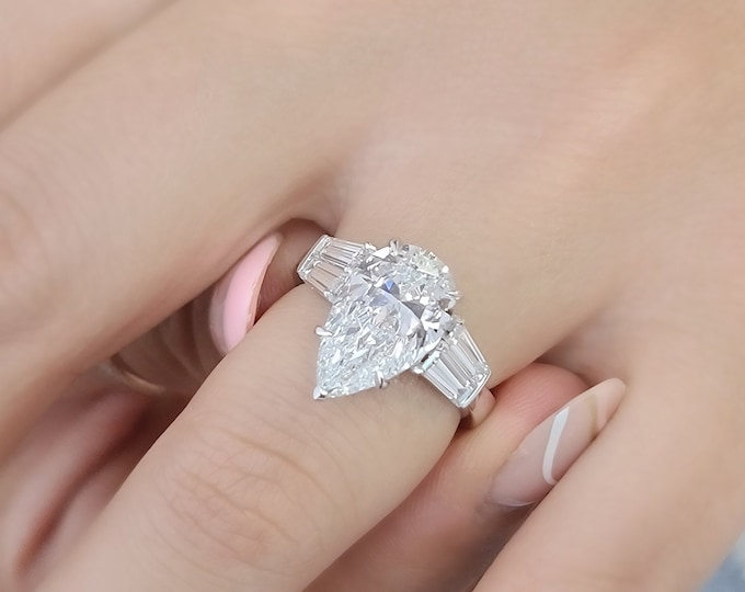 5 carat IGI CERTIFIED E/F Color VVS Clarity Pear Cut Lab Grown Diamond Three Stone Engagement Ring Matching Side Baguettes 18k White Gold
