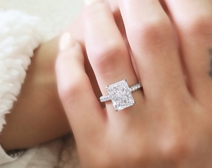 5.5CT Radiant Cut Lab Diamond Ring, 4.5CT CVD Center, IGI Certified E/F VVS, Lab Grown Engagement Ring, 14K 18K Platinum Options
