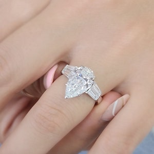 5 carat IGI CERTIFIED E/F Color VVS Clarity Pear Cut Lab Grown Diamond Three Stone Engagement Ring Matching Side Baguettes 18k White Gold