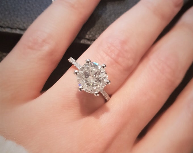 3 Carat Round Cut IGI Certified CVD Lab Grown Diamond Engagement Ring