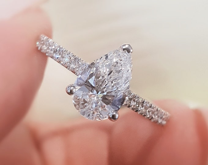 Unique Pear shaped 2.50 carats IGI Certified CVD lab grown diamond Engagement ring set with 0.25ct pave diamonds