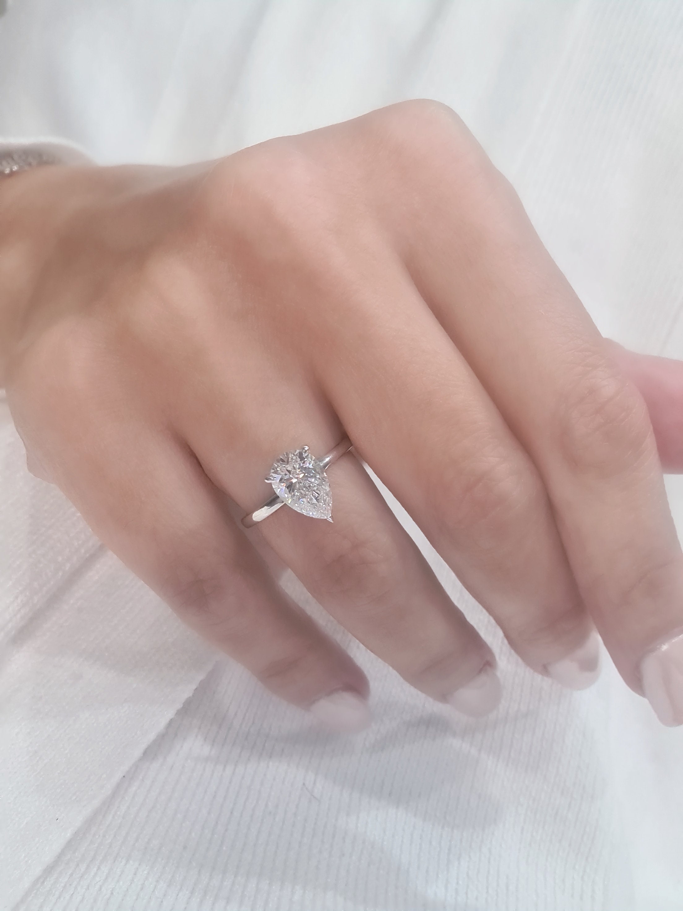 2CT ソリティア ペアシェイプ ダイヤモンド リング、2 カラット ペア 