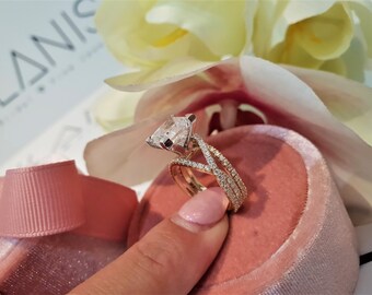 Anello Di Fidanzamento Con Diamante Princess Lab Grown Da 3 Carati: Pavé Di Diamanti Halo In Oro Bianco 14 Carati - Italia - Foto 4