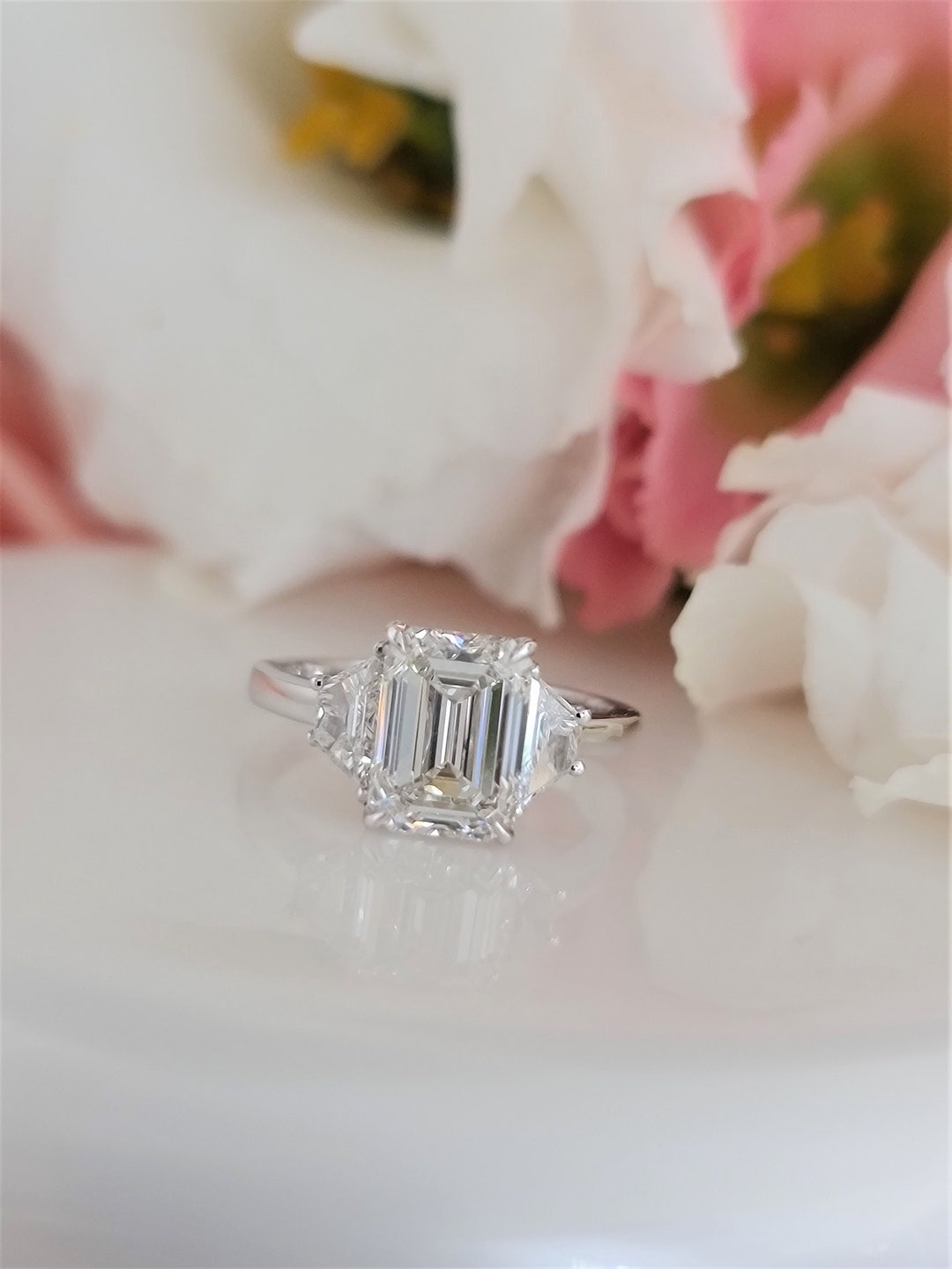18K WHITE GOLD 3 Stone Emerald Cut Engagement Ring With 2.50ct H VS2 ...
