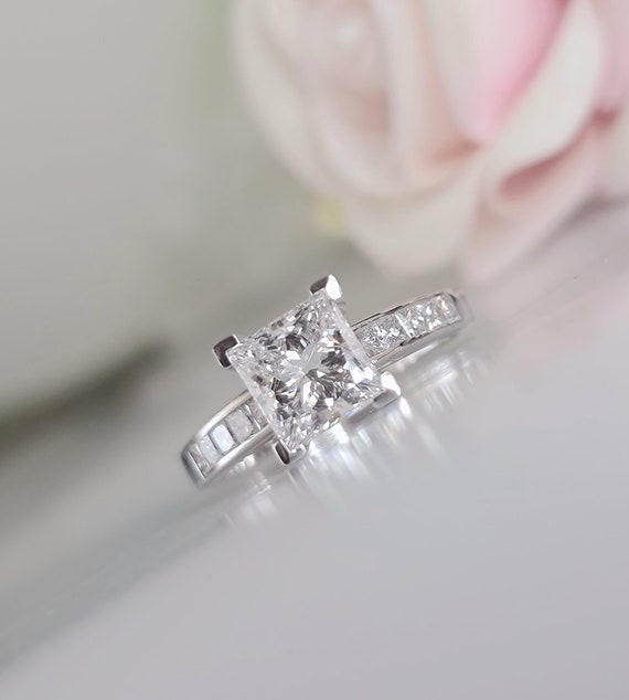 2 Carat F VS1 IGI Certified White Gold Princess Cut CVD Lab 