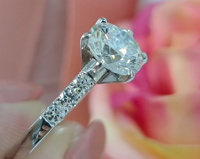2 Carat Round Cut IGI Certified CVD lab grown solitaire diamond engagement ring set with 0.32ct side diamonds