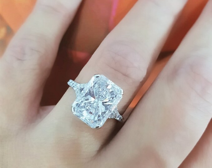 This Elegant Split Shank diamond setting features a 5 carat IGI Certified CVD lab grown elongated Radiant cut diamond