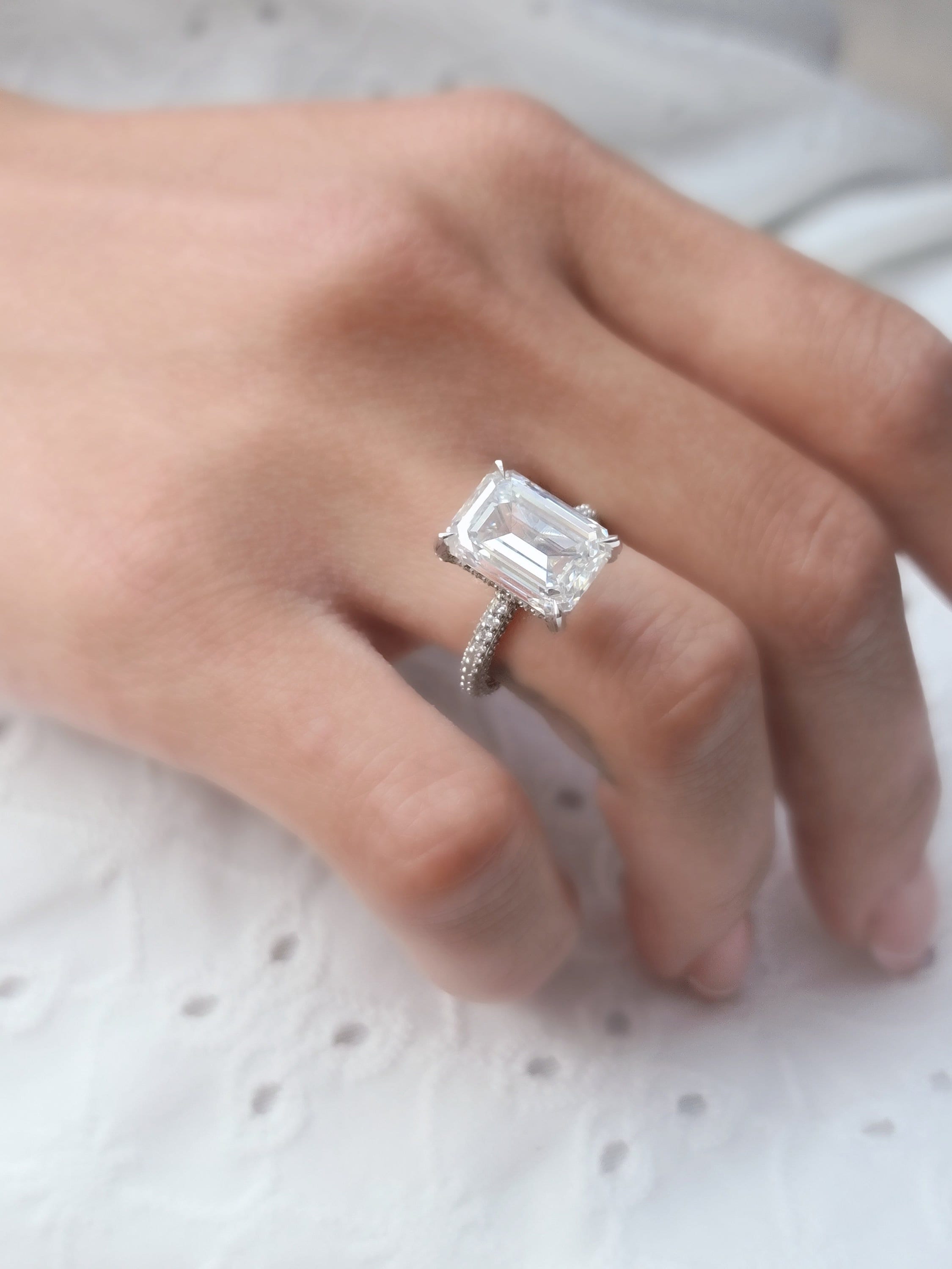 6CT エメラルドカット ダイヤモンド リング、6 カラット 6CT エメラルドカット ダイヤモンド リング、6 カラット