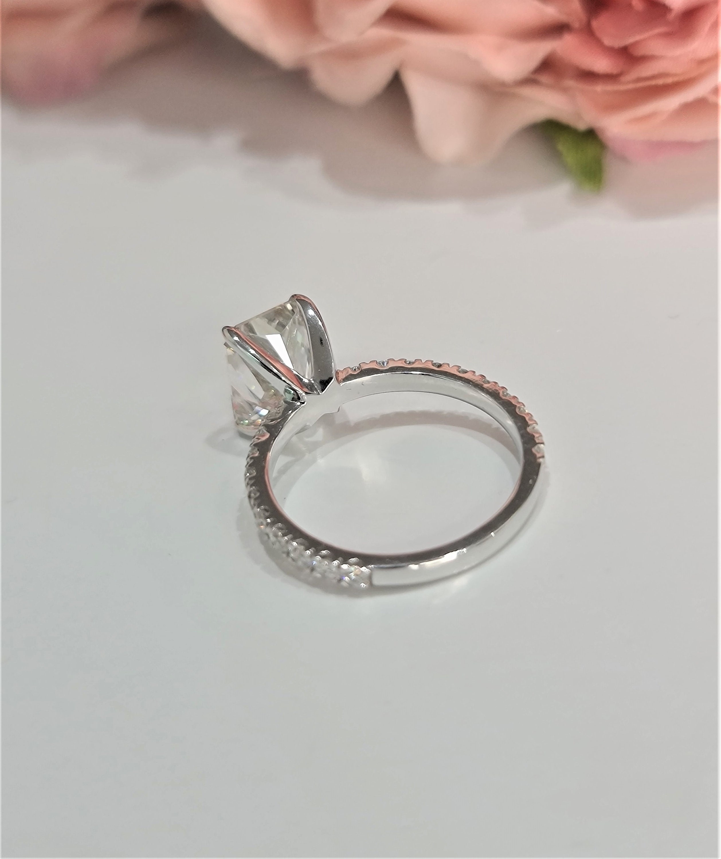IGI Certified, 2.5CT F VS1, 14K Gold Radiant Diamond