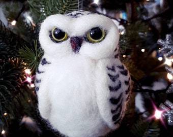 Christmas Eule,Eule,Schnee-Eule,snow owl,handmade,gefilzter Vogel,Wohndeko,felted Birds, christmas ornament, unique christmas, hang Ornamend