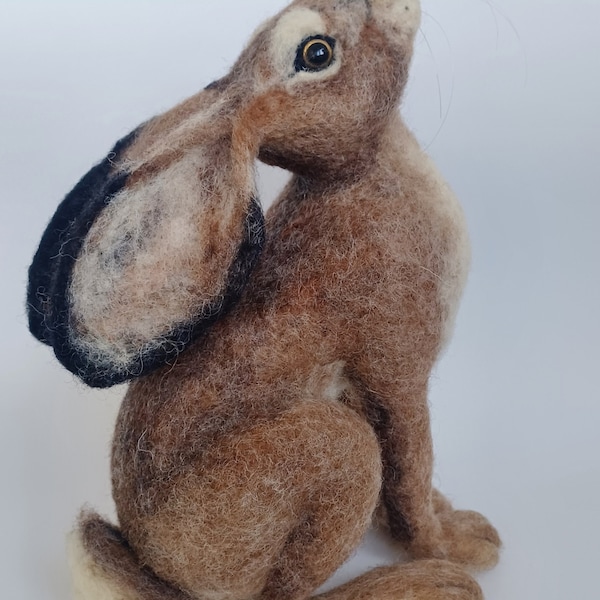 Moon gazing hare, moon rabbit, Jack rabbit, realistic animal sculpture, feldhase, Hase Sculptur, Kaninchen