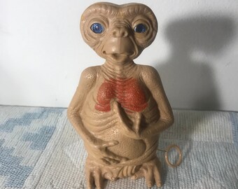 et pull string toy